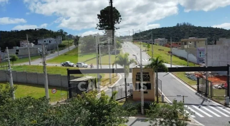 Foto do imóvel Lote em Condomínio Fechado para Venda em Cotia / SP