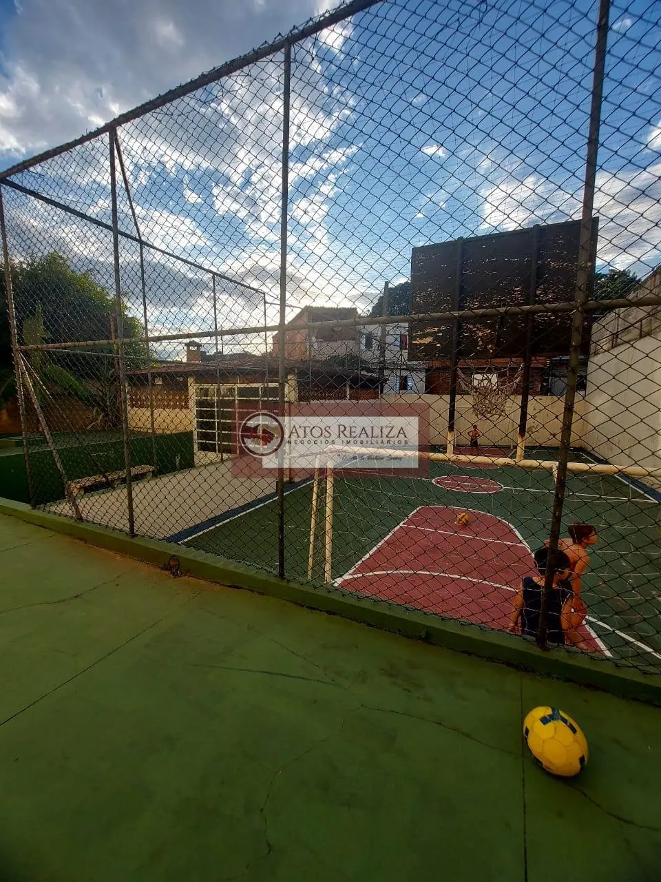Imagem Novidade a venda no Jardim Sônia Zona Sul de São Paulo Vendo Apartamento de 2 Dormitórios, vaga de garagem coberta, Móveis planejados, portaria 24h. Valor especial R$ 305 Mil agende uma visita e confira.
