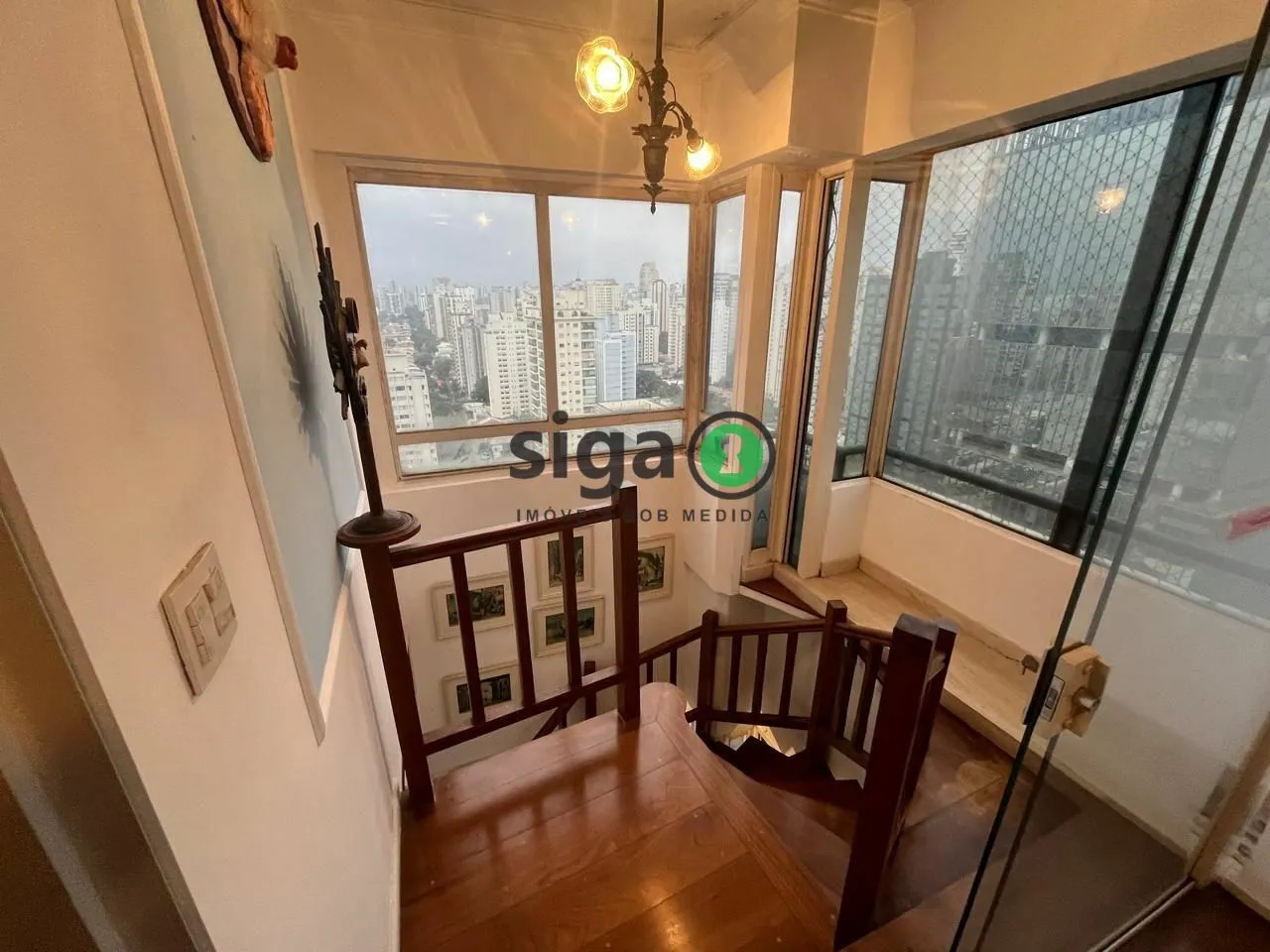 Imagem Cobertura á Venda em Campo Belo- 300m², 4 quartos, 3 vagas