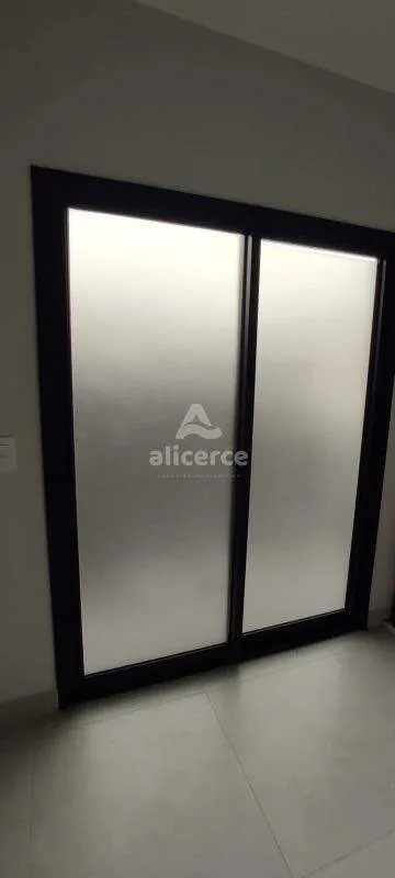 Imagem Casa à venda com 3 Quartos, 1 Suíte e 94,00m² em Ipiranga - São José/SC