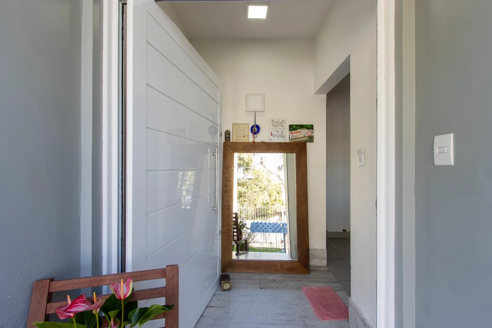 Imagem Casa 3 Dormitórios no Bairro Tristeza com 2 Vagas de Garagem
