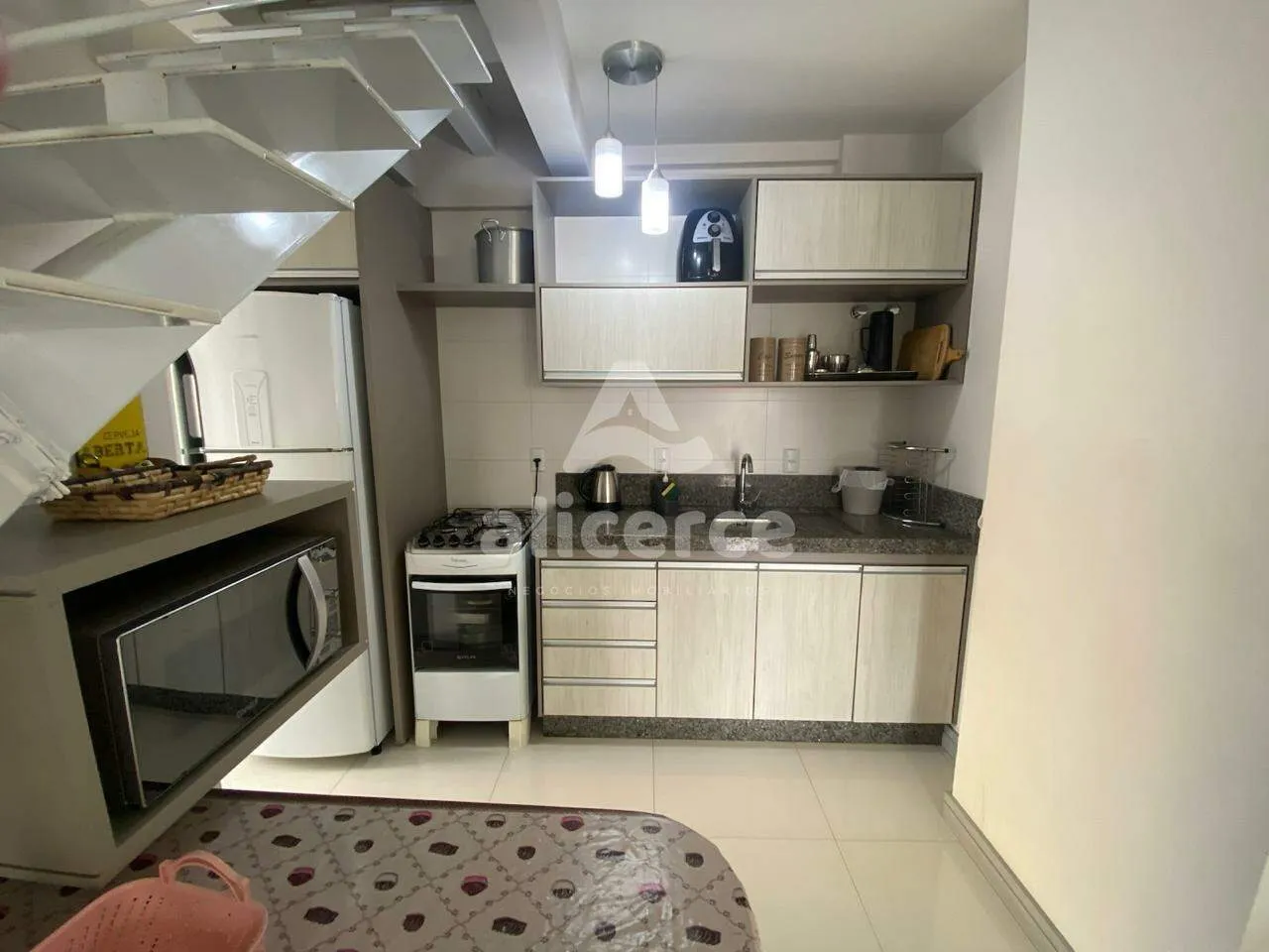 Imagem Cobertura Duplex à venda l 3 quartos, 1 suíte l140m² l Cachoeira do Bom Jesus - Florianópolis/SC