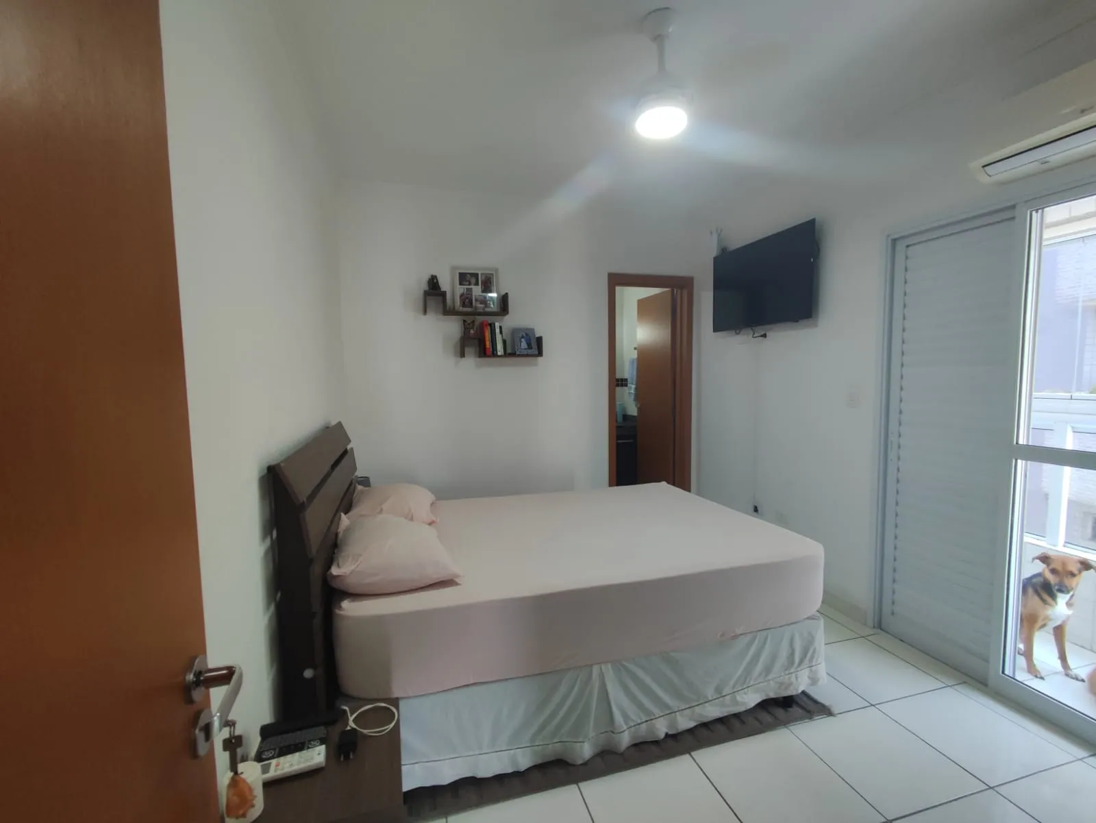 Imagem Espaçoso Apartamento na Praia Grande - VILA TUPI