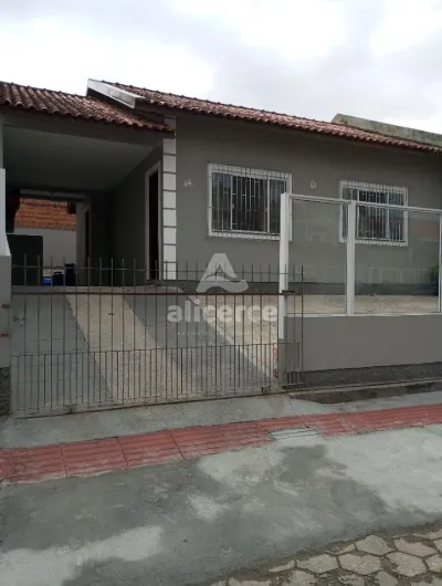 Imagem Casa à venda com 2 quartos , 70m² em Forquilhas São José
