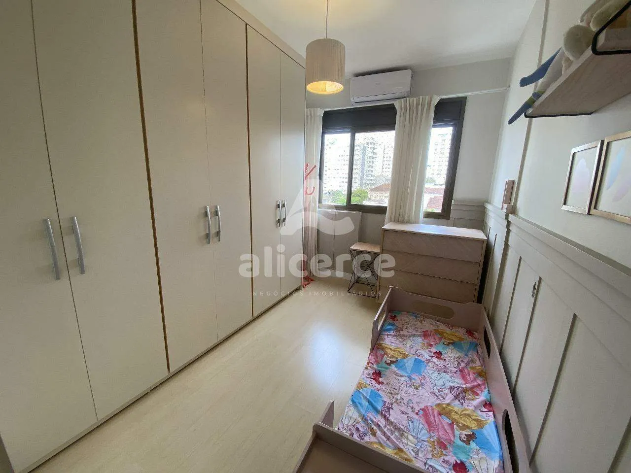 Imagem Apartamento à venda com 3 quartos 1 suíte, 107,71m² em Centro Florianópolis