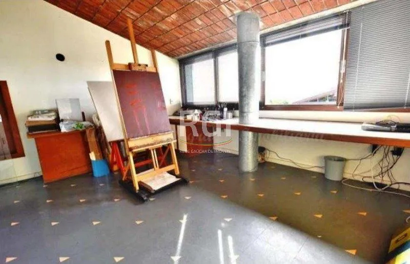 Imagem Casa para Venda - 276m², 3 dormitórios, sendo 1 suites, 5 vagas - Medianeira