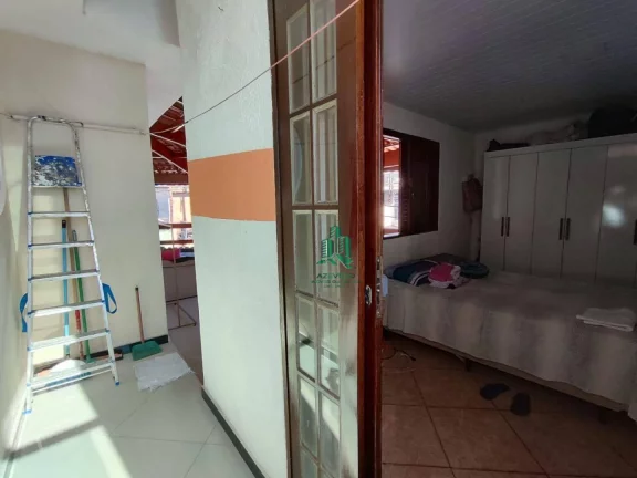 Imagem Lindo Sobrado de esquina com 170mt² - 3 dorm. /2 Banheiros e 3 Vagas