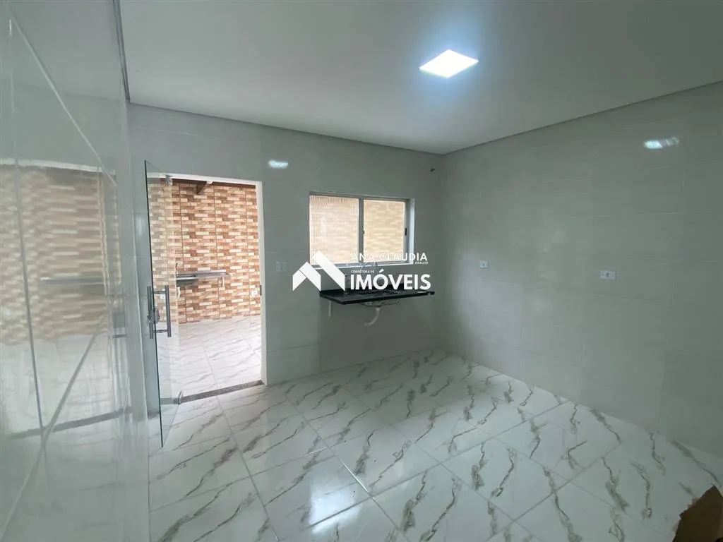 Imagem Casa ISOLADA lote inteiro