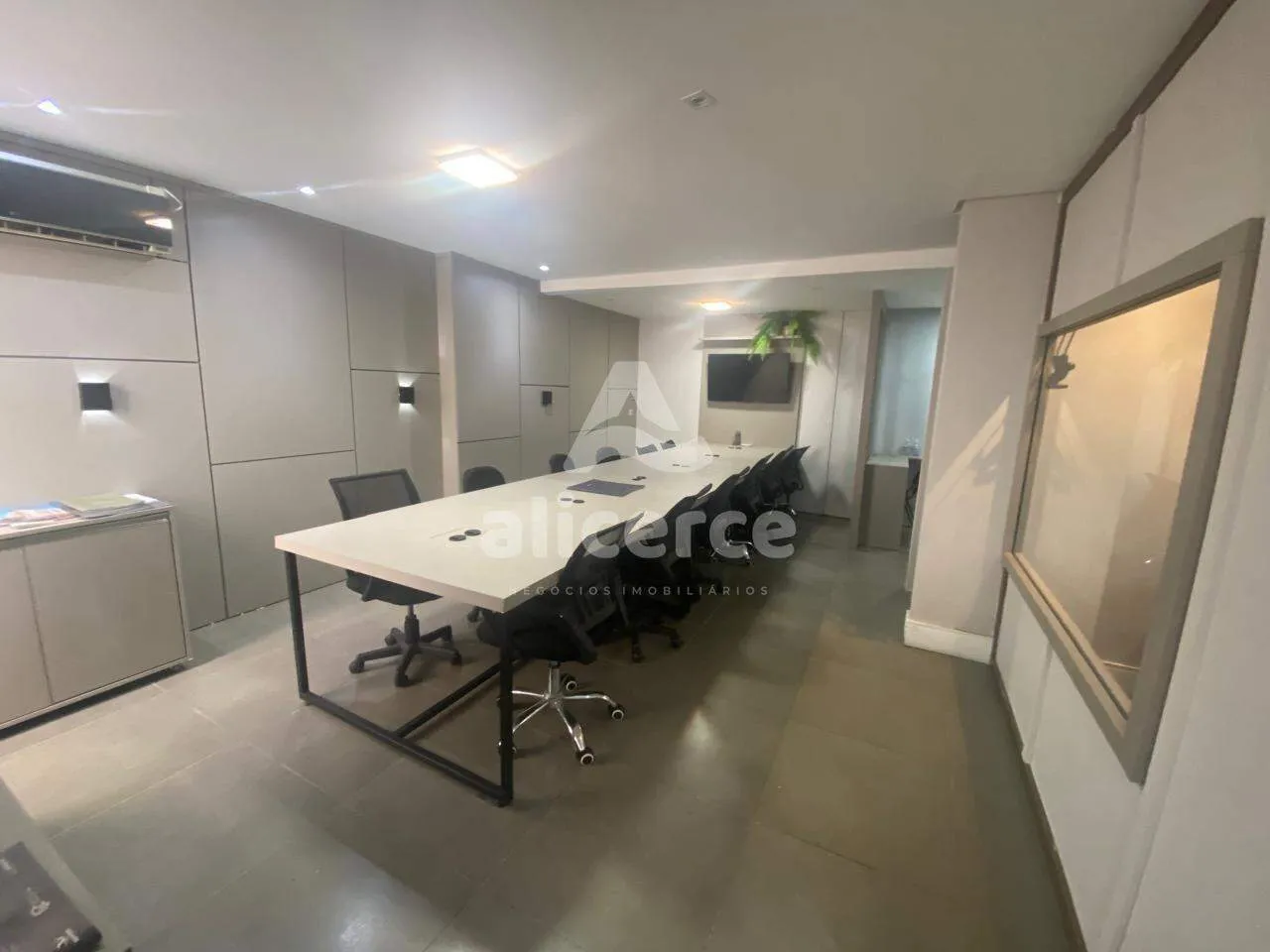 Imagem Ponto Comercial Sala térrea no Estreito, mobilado com 140m²