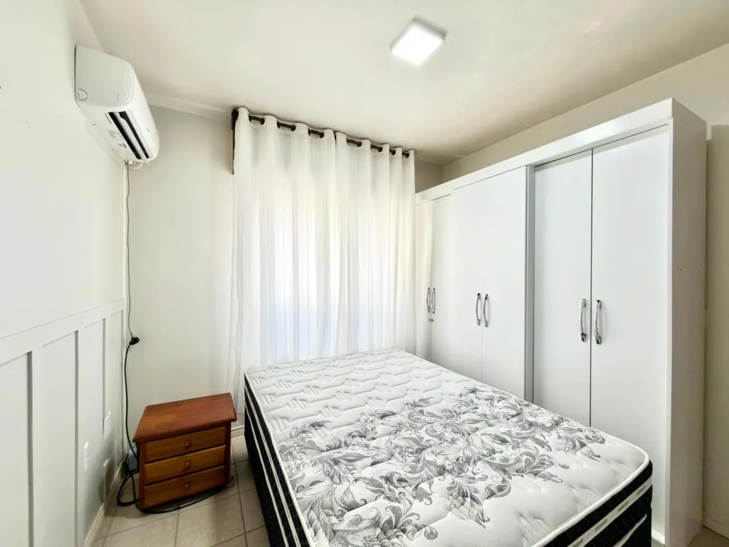 Imagem Apartamento 2Dórmitórios dependência - Bairro Zona Nova