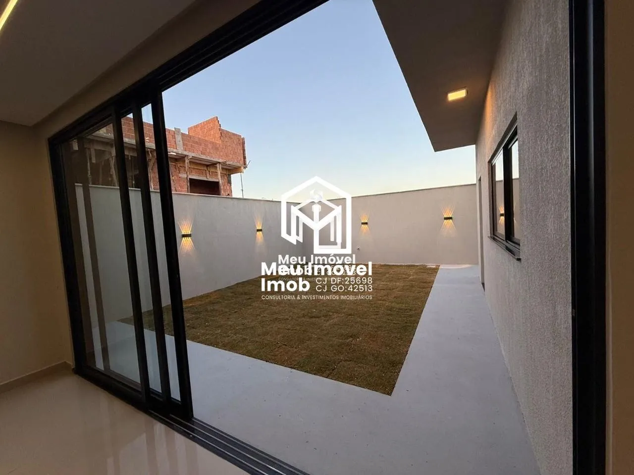 Imagem Casa Alto Padrão 3 Quartos 1 Suíte 4 Vagas 207m² Luziânia/GO