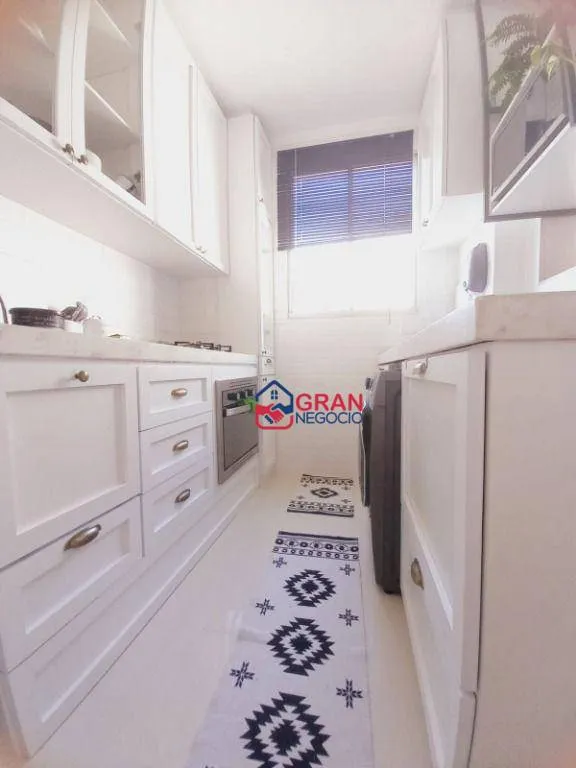 Imagem Lindo Apartamento com 2 dormitórios