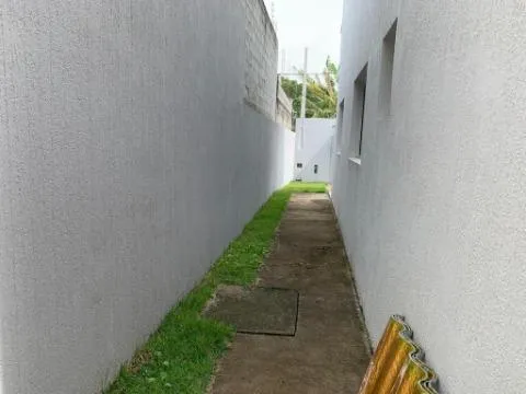 Imagem VENDA DE SOBRADO NA ESTÂNCIA PARAÍSO, EM ITAQUAQUECETUBA/SP, 80m² com 02 quartos, sacada, quintal aconchegante e garagem para 1 auto. CONSULTE-NOS.