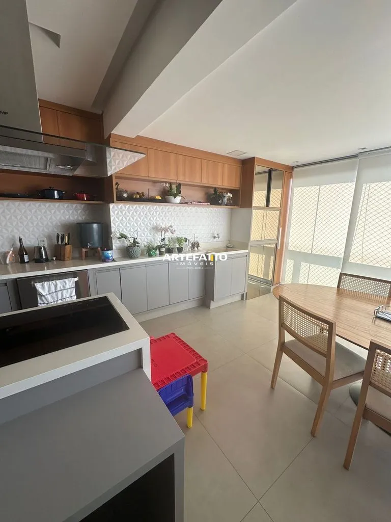 Imagem O apartamento, com 93m2 , 2 quartos (podendo fazer 3) com , 2 vagas