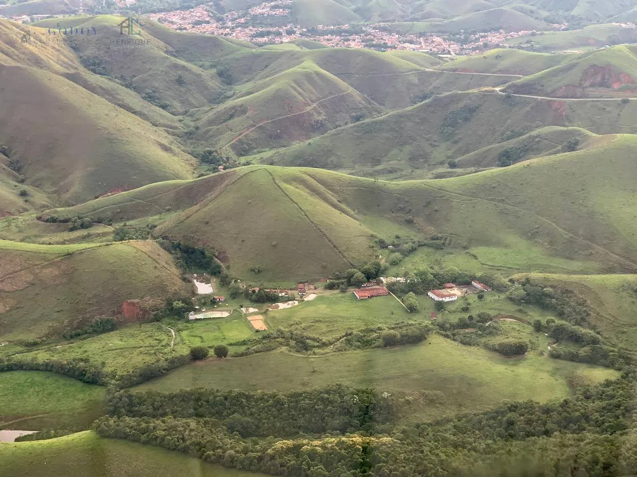 Imagem Fazenda Histórica de 1832: Um Tesouro do Brasil Imperial no Vale do Paraíba