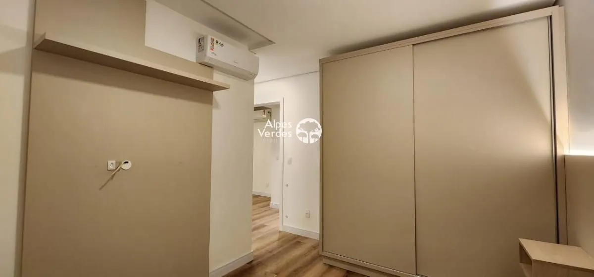 Imagem Vende-se apartamento semi-mobiliado em Gramado a 10 minutos da Rua Coberta