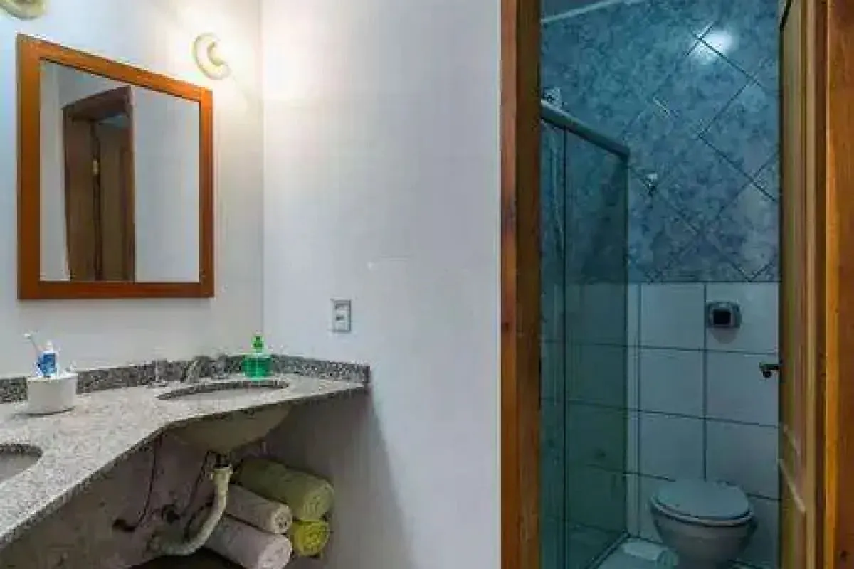 Imagem Casa térrea com 5 dormitórios, 2 suítes, 3 vagas.