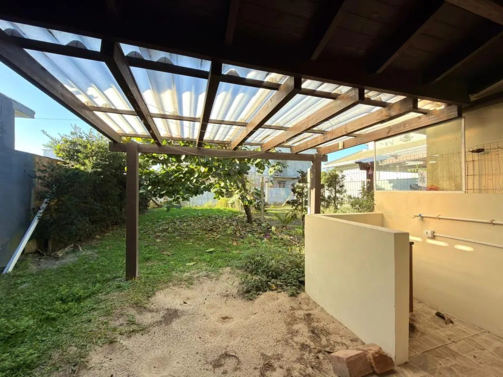 Imagem Casa 2 Dormitórios - Bairro Araçá