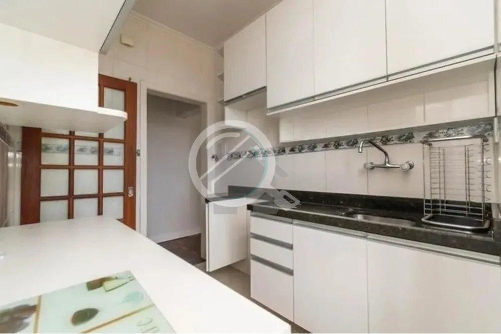 Imagem Ótimo apartamento de frente com sacada, sala com lareira e ar condicionado, dormitório com móveis...