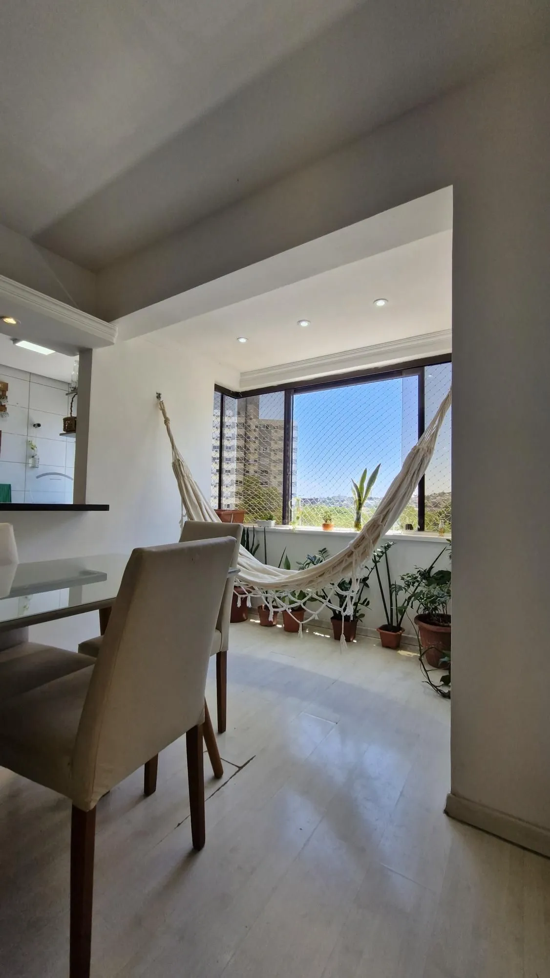Imagem Excelente Apartamento de dois Dormitórios perto do Bourbon Aparício Borges.