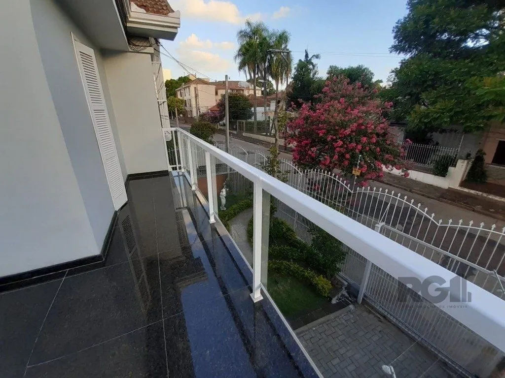Imagem Excelente casa de 251m² com 4 dormitórios.