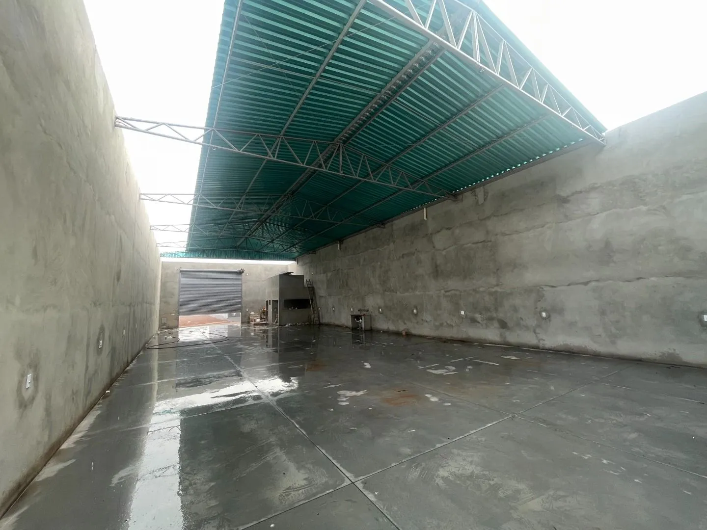 Imagem Barracão à venda, 335 m² por R$ 700.000,00 - Planalto - Patos de Minas/MG