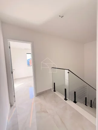 Imagem Casa Duplex com 3 Suítes em Colina de Laranjeiras