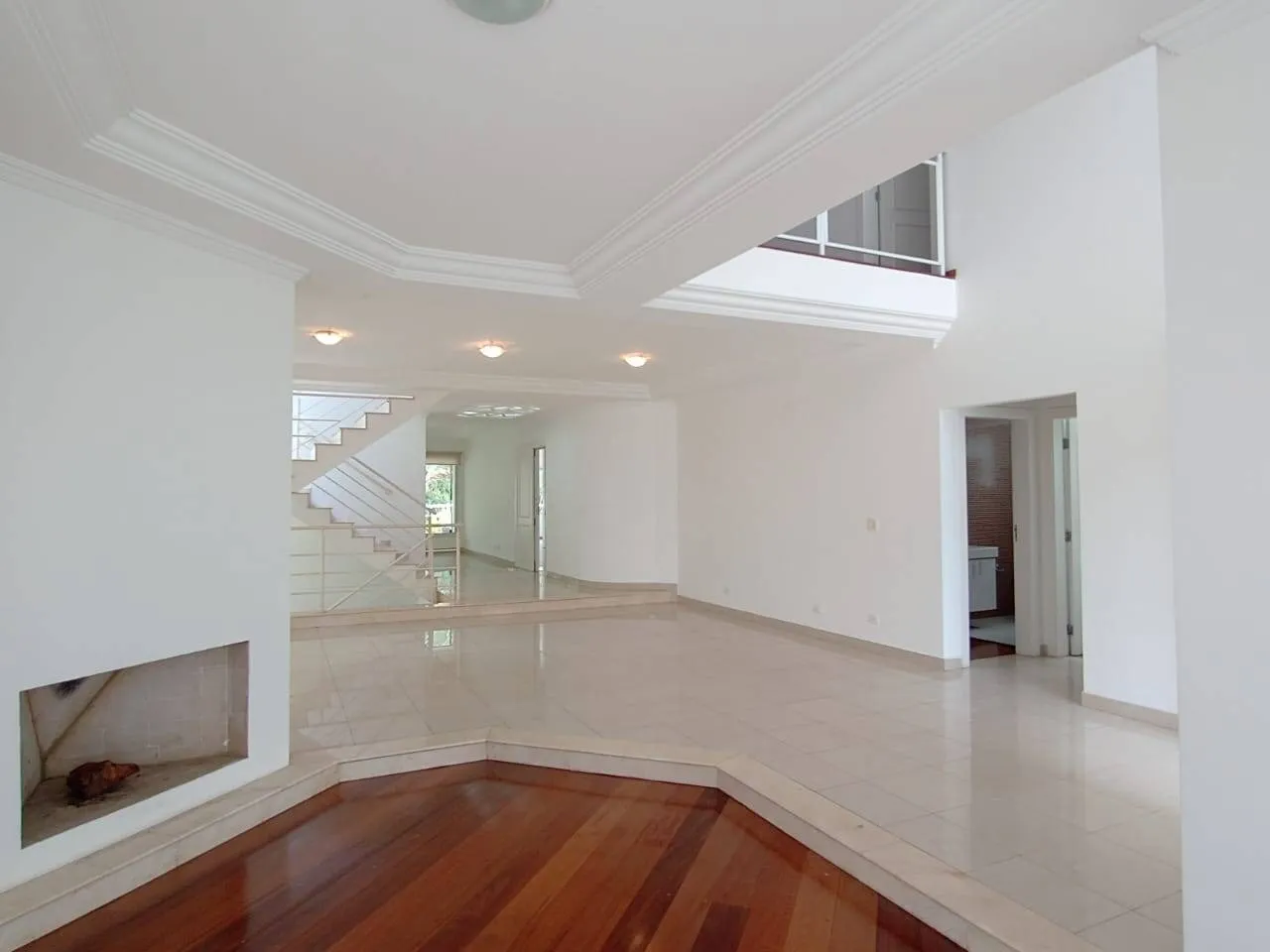 Imagem Casa Sobrado de 700m² Localizada no Residencial Zero!