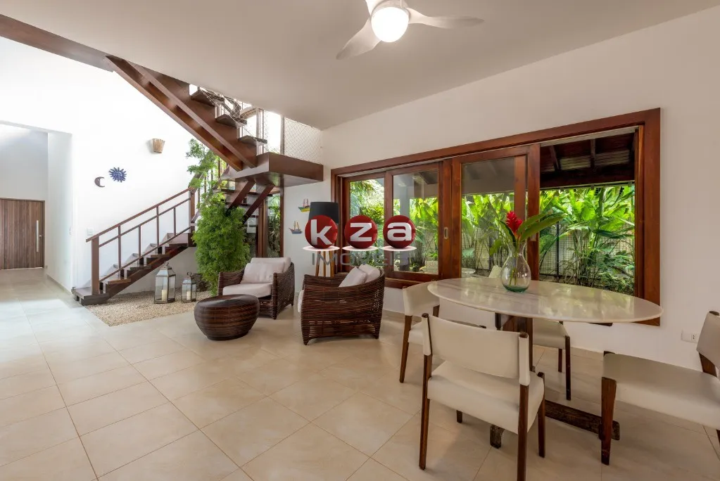 Imagem Mansão de Luxo em Condomínio Exclusivo em Maresias - 5 quartos, 5 suítes, 3 salas, 6 banheiros, 5 vagas, 507m². Venha conferir!