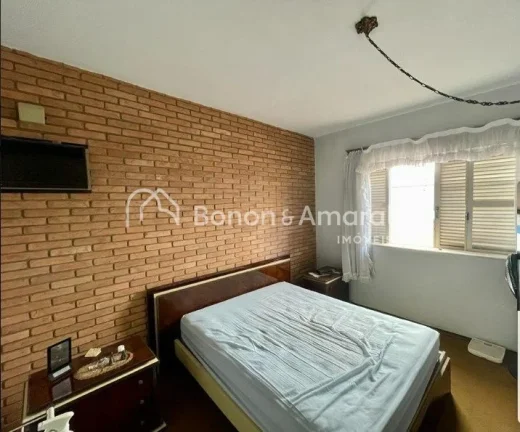 Imagem Casa assobradada à venda no bairro Jardim Proença, localização privilegiada de frente para um bo...