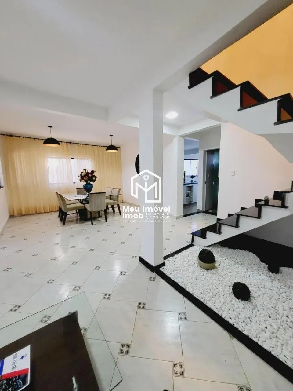 Imagem Casa 3 Quartos 1 Suíte 3 Vagas 250m² Arniqueira