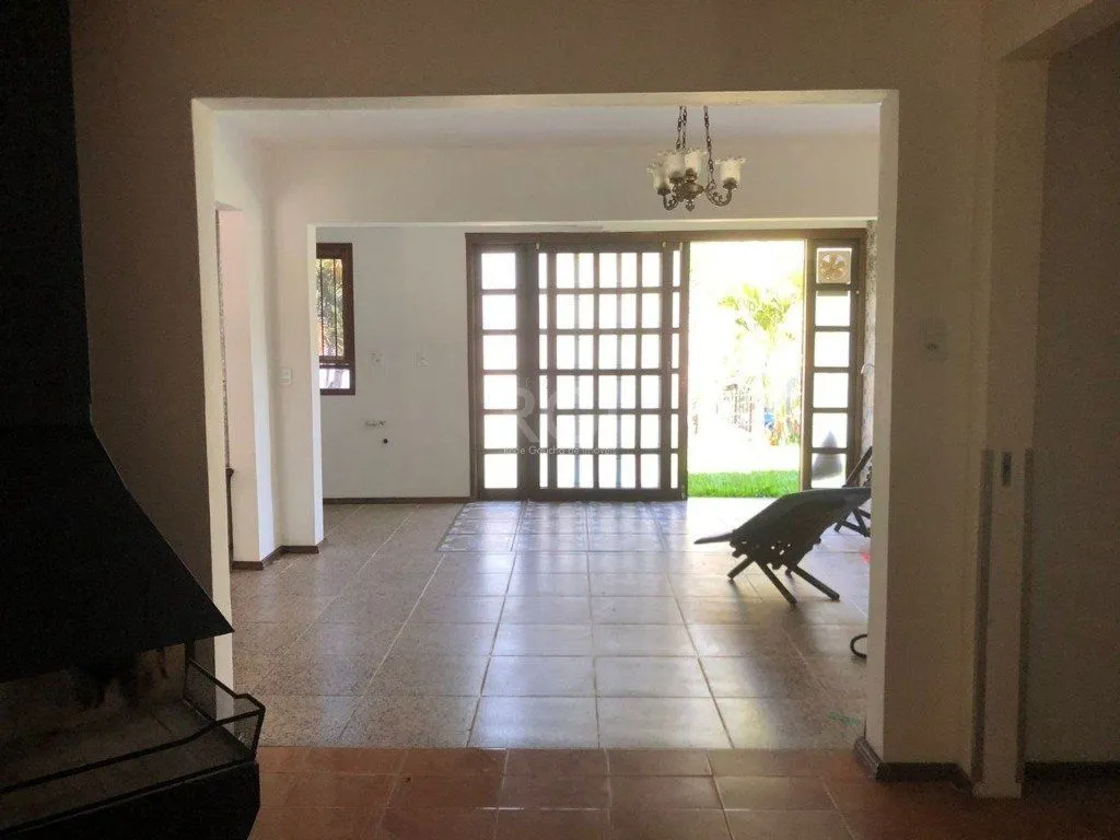 Imagem Casa para Venda - 180.19m², 3 dormitórios, sendo 1 suites, 2 vagas - Camobi
