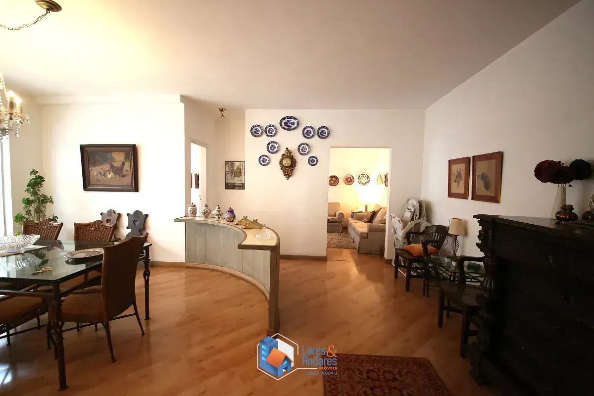 Imagem Casa para venda em Planalto Paulista com 5 quartos, sendo 3 suítes, 400m²