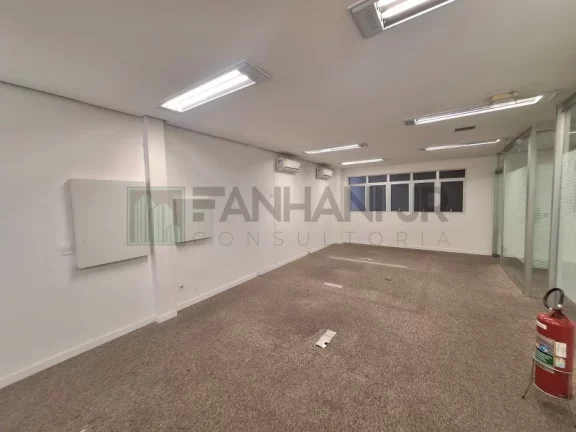 Imagem Casa Comercial de Alto Padrão para Locação em São Paulo-SP, Jardim América: 13 Salas, 5 Banheiros, 20 Vagas, 611m².