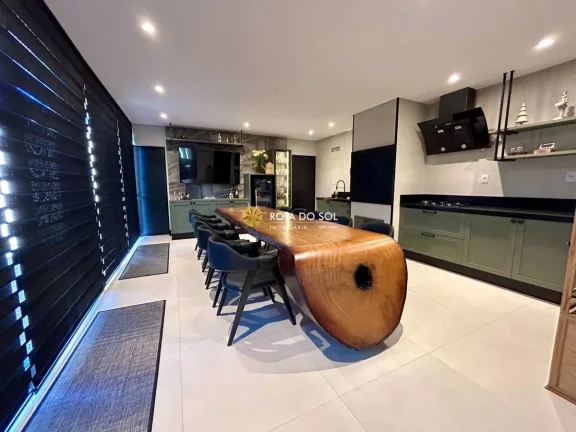 Imagem Casa Nova de Alto Padrão à Venda na Praia de Zimbros Bombinhas SC