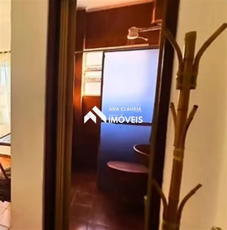 Imagem Imóvel com Pousada em funcionamento. 
Pode ser convertida em escritórios comerciais ou apartamentos para aluguel.
Área do restaurante pode funcionar independente do restante do imóvel