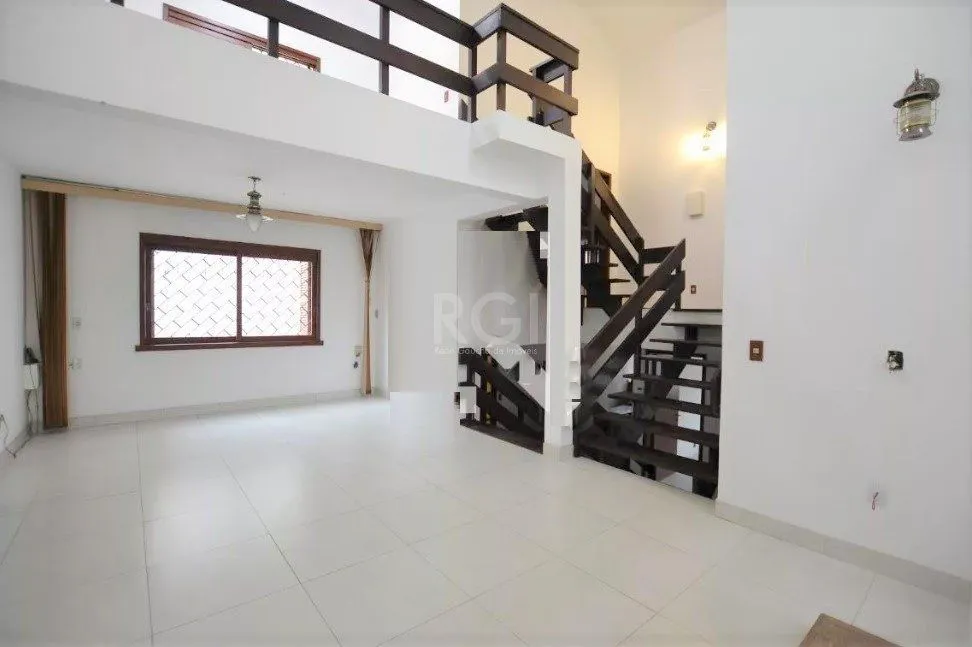Imagem Casa para Venda - 267m², 4 dormitórios, sendo 1 suites, 2 vagas - Tristeza