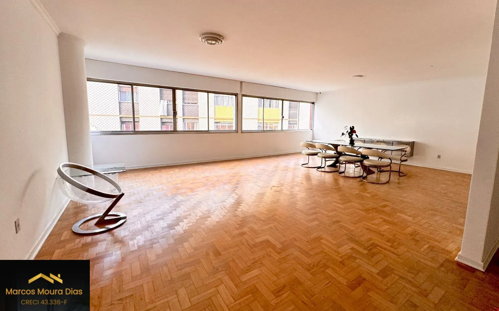 Foto do imóvel Apartamento Amplo na Avenida Angélica, 4 dormitórios (2 SUÍTES), possui Hidro e closet. Edifício com 2 Vagas de Garagem