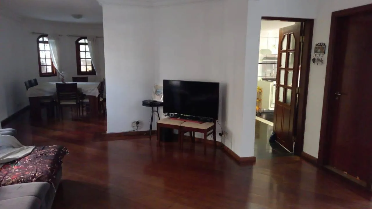 Imagem Casa Sobrado de 320m² Localizada no Condomínio Morada dos Pinheiros!