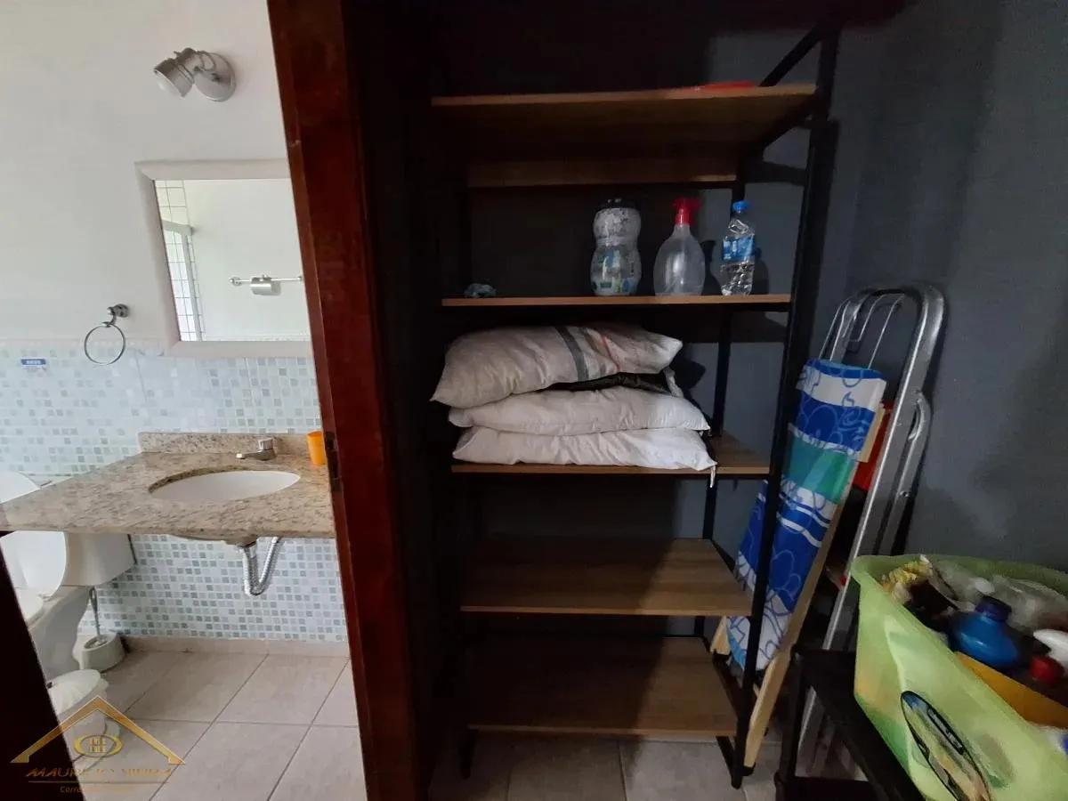 Imagem Casa em Condomínio para Venda em Cabo Frio / RJ no bairro Peró