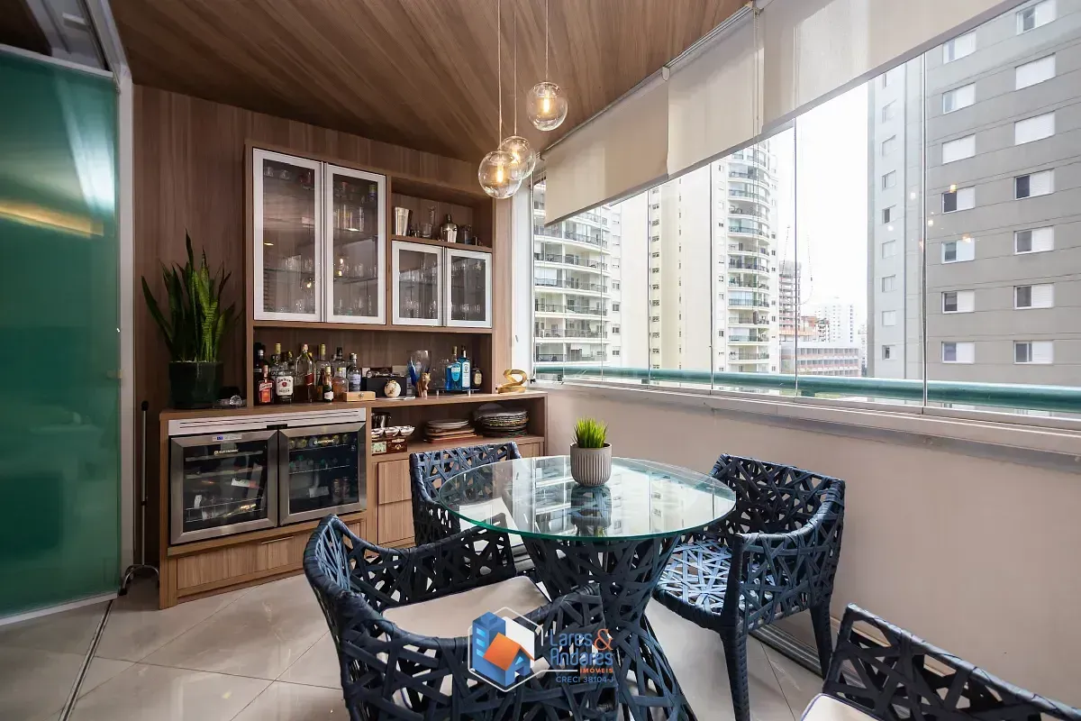 Imagem Apartamento para venda em Moema com 3 quartos, sendo 3 suítes, 121m²