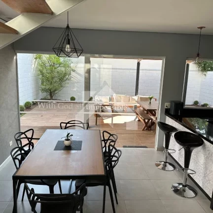 Imagem Casa de Condomínio em Jardim Pioneiro - Cotia