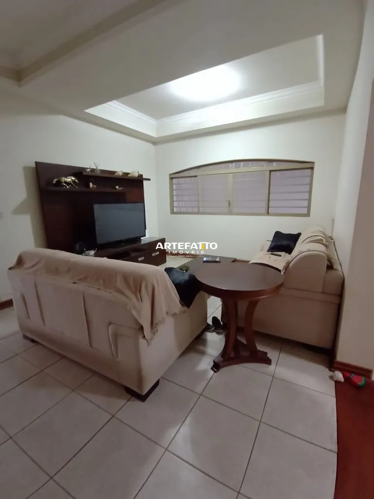 Imagem Sobrado à venda em Franca, Jardim Flórida, com 3 quartos, 380m2