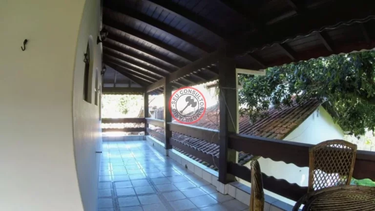 Imagem CASA COM TERRENO DE 1.356 METROS A VENDA, NA PRINCIPAL AVENIDA DE BOISSUCANGA.