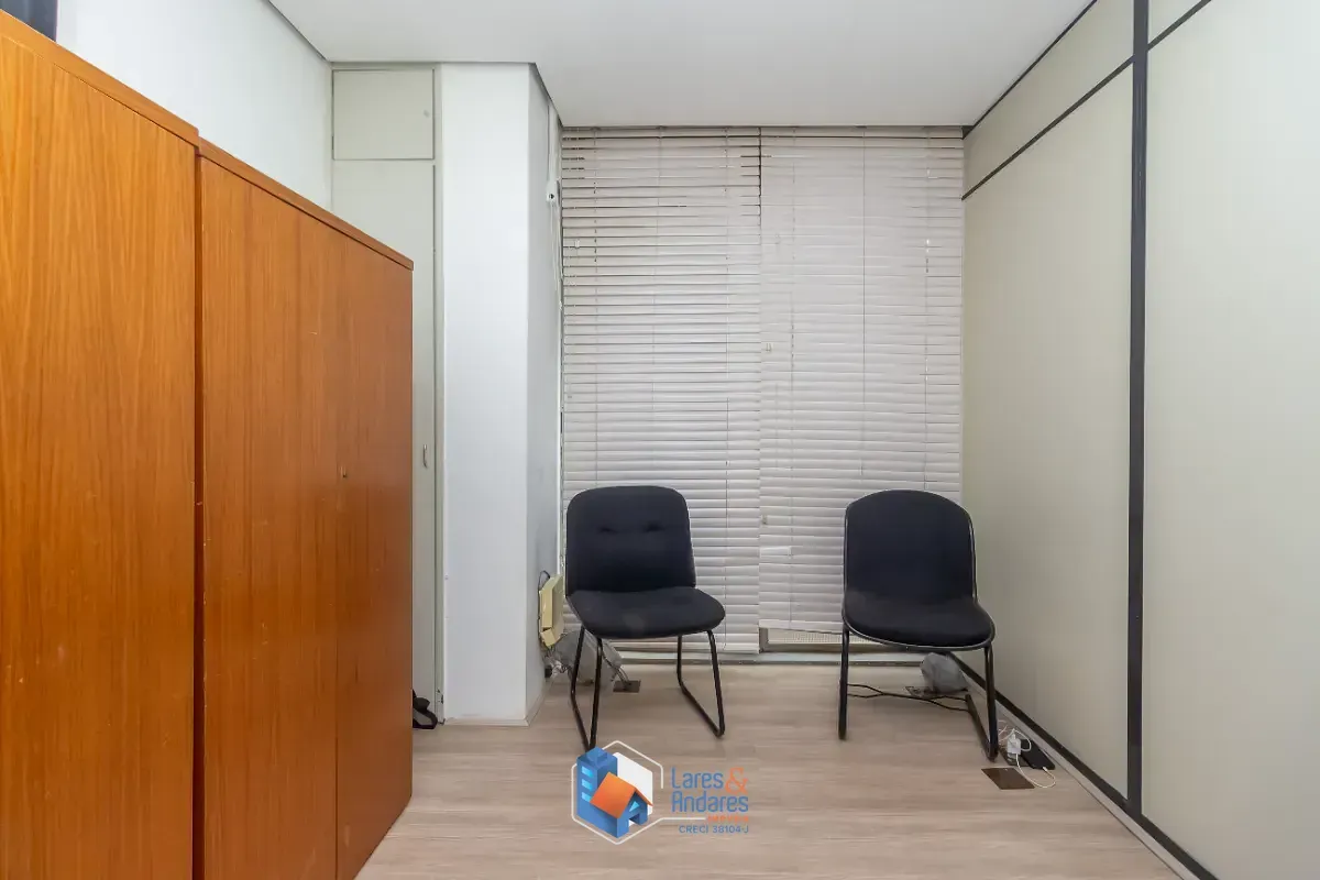 Imagem Conjunto comercial para venda em Cerqueira César, 82m²