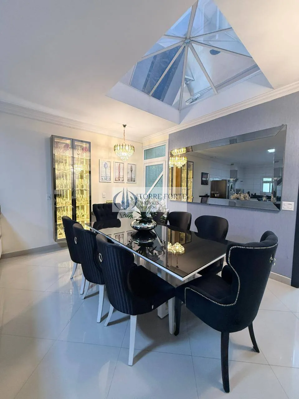Imagem Linda casa com 4 dormitorios 4 suites 2 vagas na Penha.