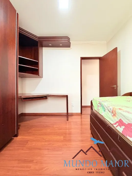 Imagem OPORTUNIDADE ÚNICA! SOBRADO 280M² PRONTO PARA MORAR - 3 SUÍTES + ESCRITÓRIO