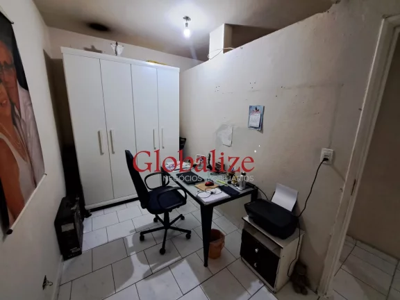 Imagem Apartamento à venda com 61m², 2 quartos, 1 banheiro, elevador e portaria por R$266.000,00 no José Menino em Santos.