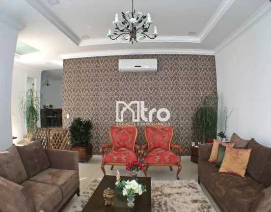 Imagem Casa com 4 dormitórios à venda, 337 m² por R$ 2.650.000,00 - Pinheirinho - Itajubá/MG