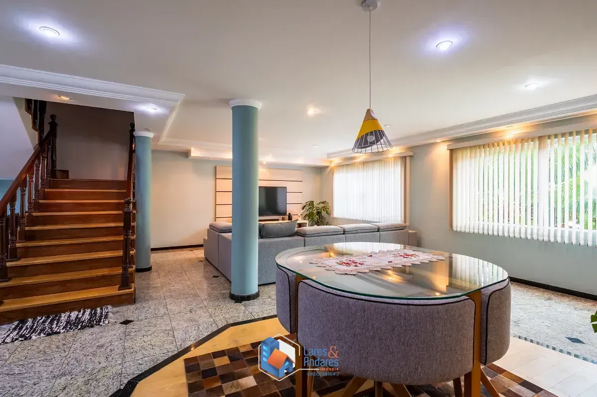 Imagem Sobrado para venda em Vila Esperança com 4 quartos, sendo 1 suíte, 328m²